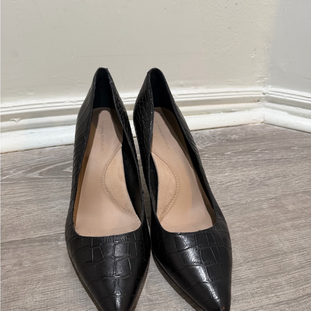 Banana Republic Black Croc Pattern Women's Heels - Size 8 US - Picture 7 of 9